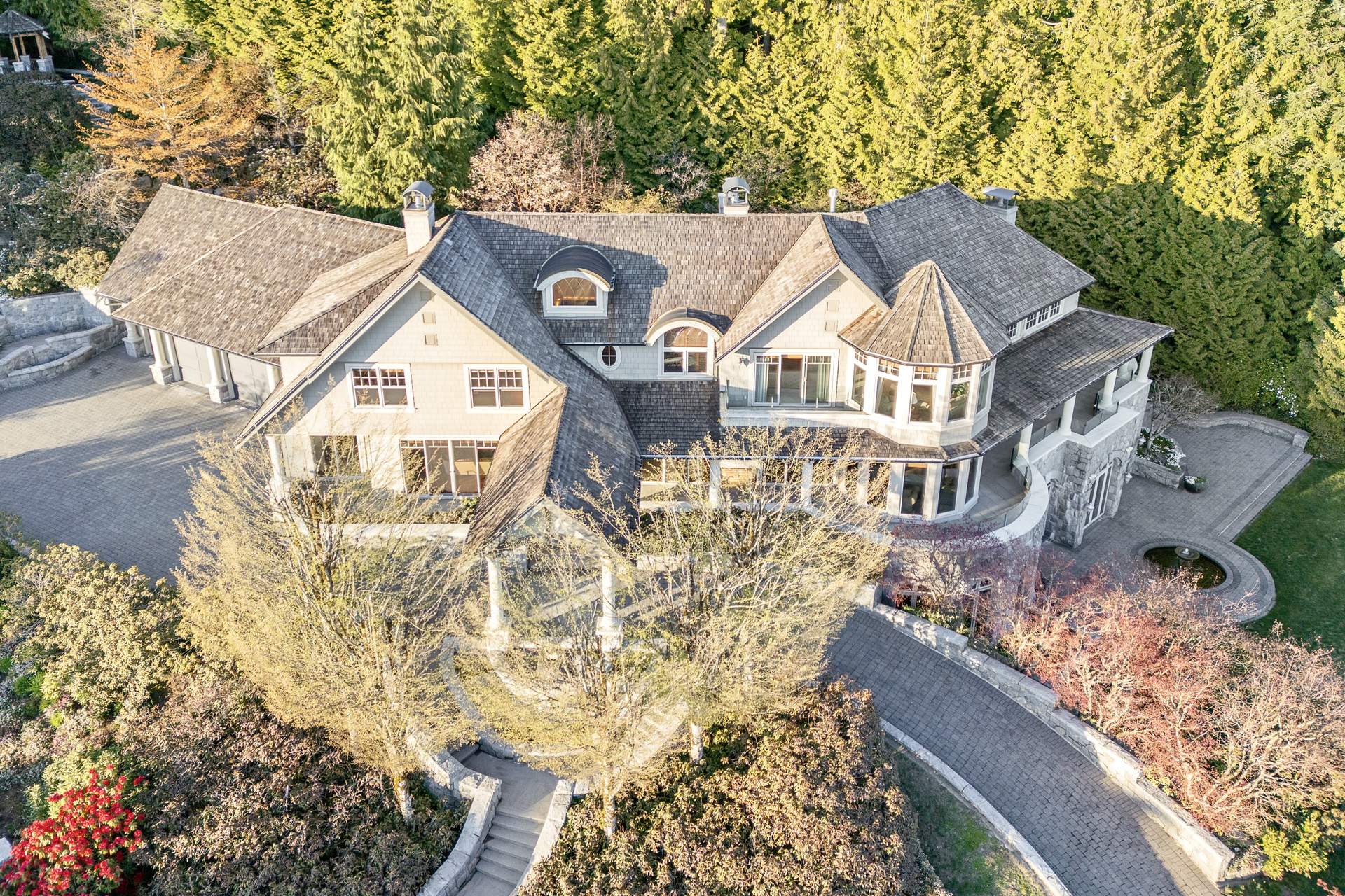 A World-Class Estate in Whitby Estates with Breathtaking Ocean Views!