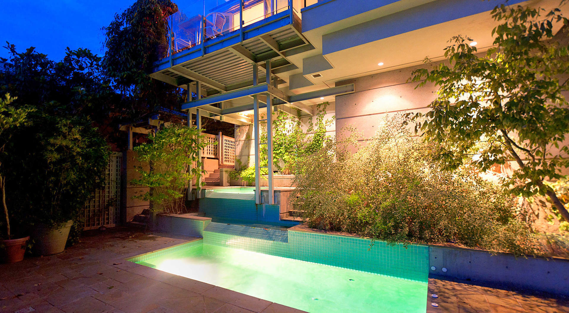 Fabuloso exterior Plunge Pool & Hot Tub