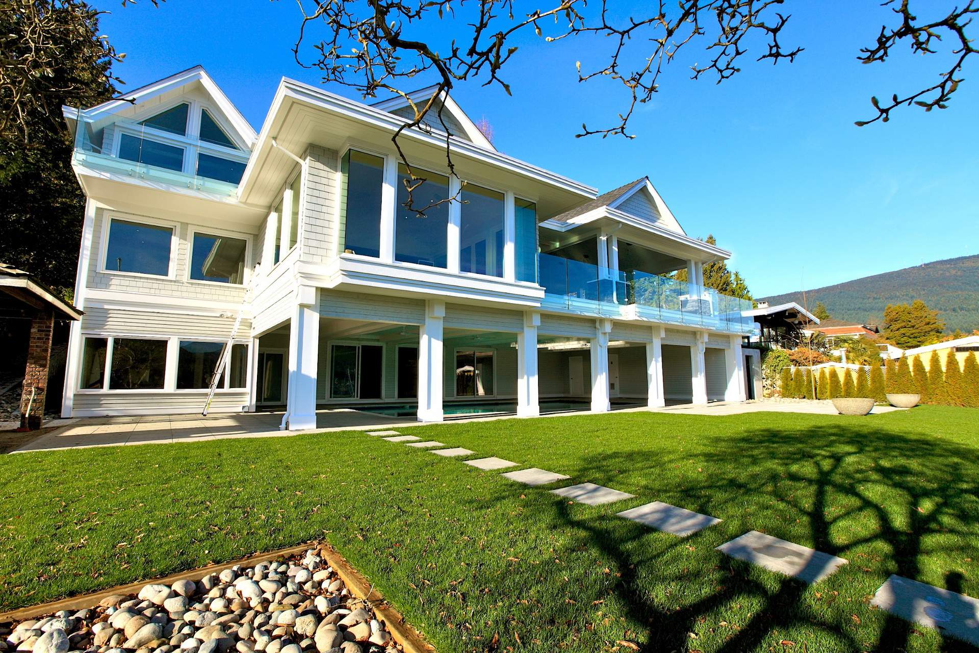 700 Beachview Drive West Vancouver Homes and Real Estate BC, Canada