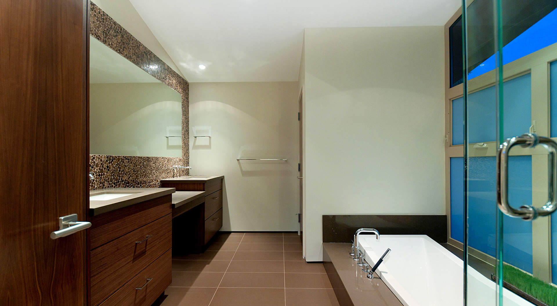 Spa-Like Master Ensuite with walk-in Shower and Large Soaker Tub