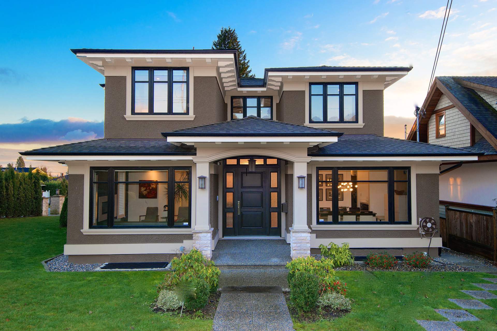 Spectacular Newer Contemporary with Ocean Views in Lower Ambleside
