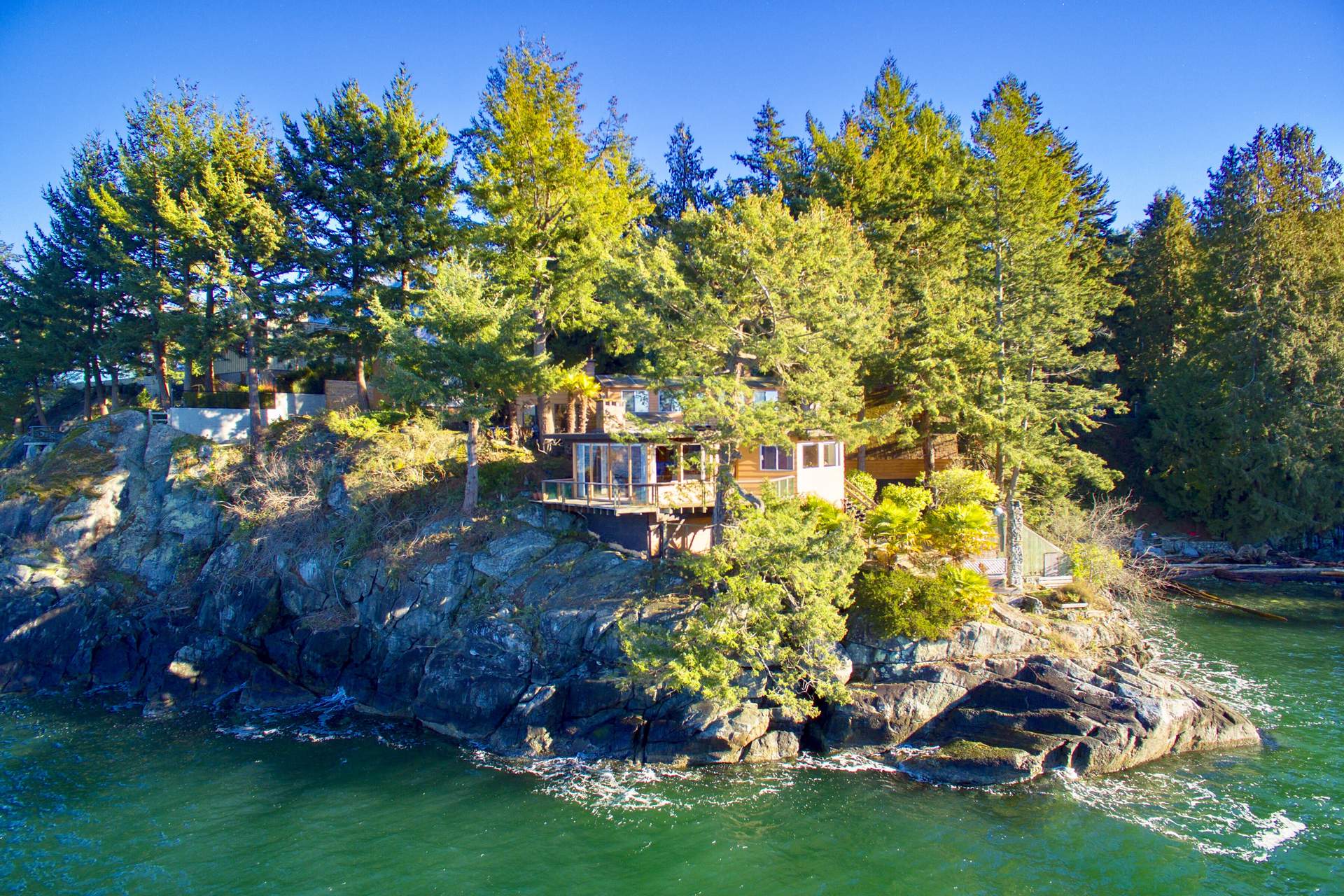 A Spectacular Whytecliff Waterfront - ESTATE SALE!