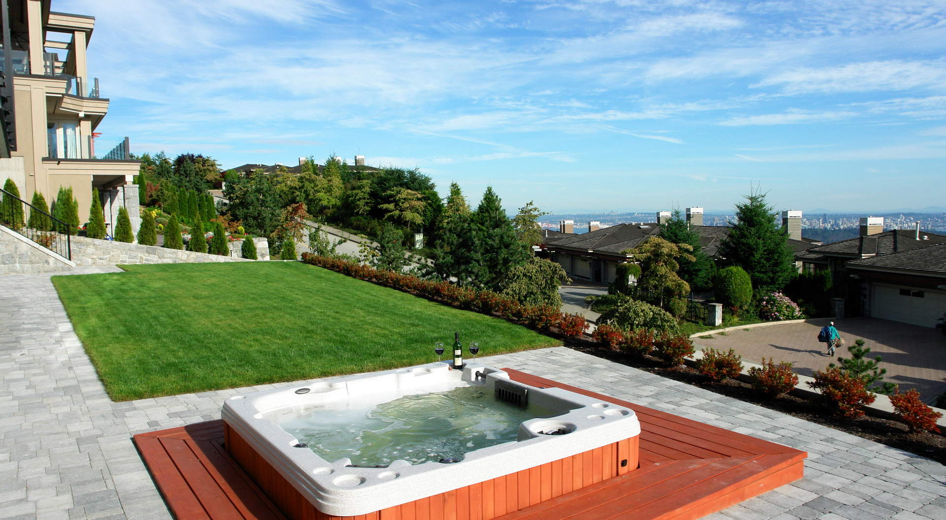 院子里泡泡温泉浴池和壮观的Oceanviews的轰动级别
