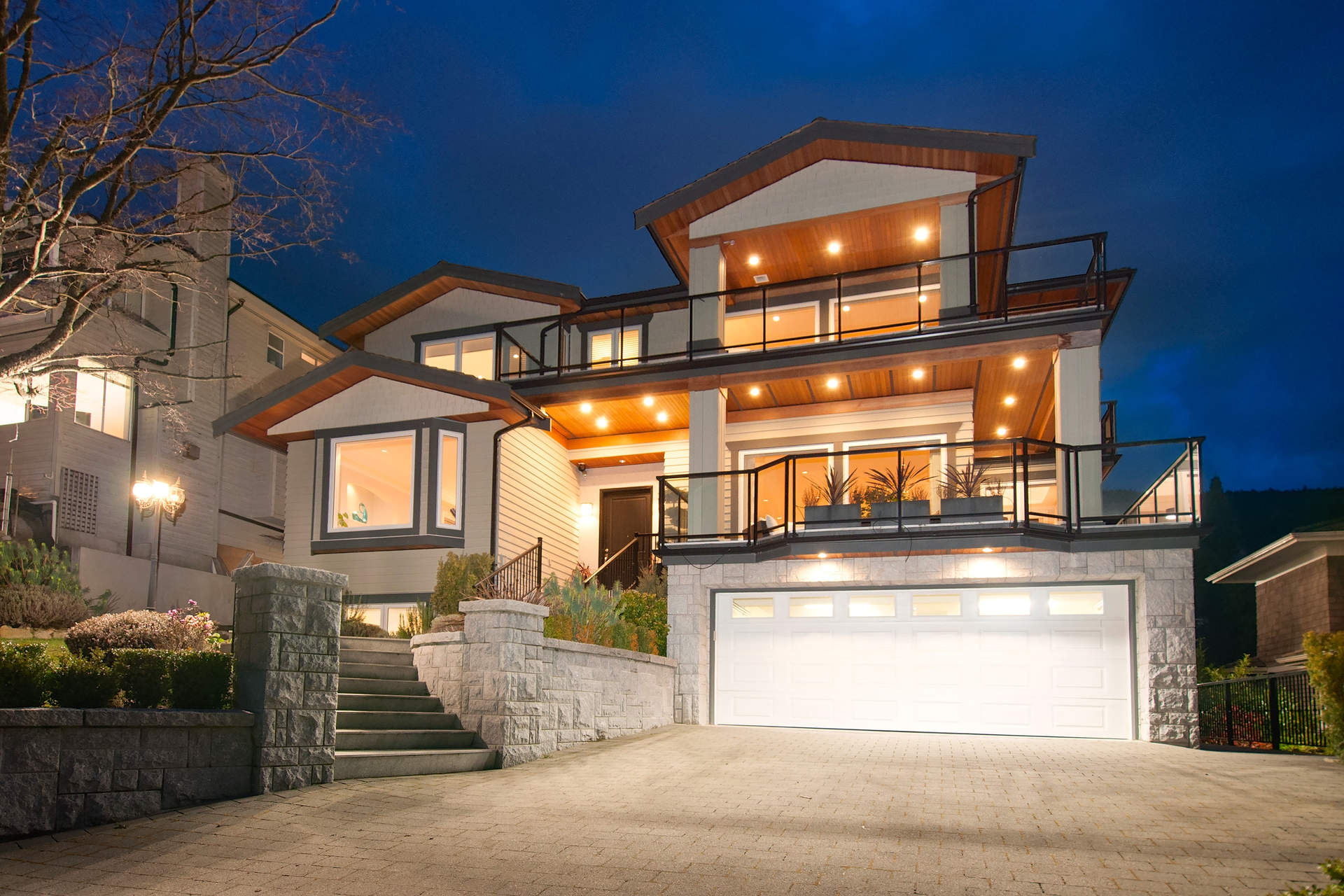 Spectacular Dundarave Home with Ocean & City Views