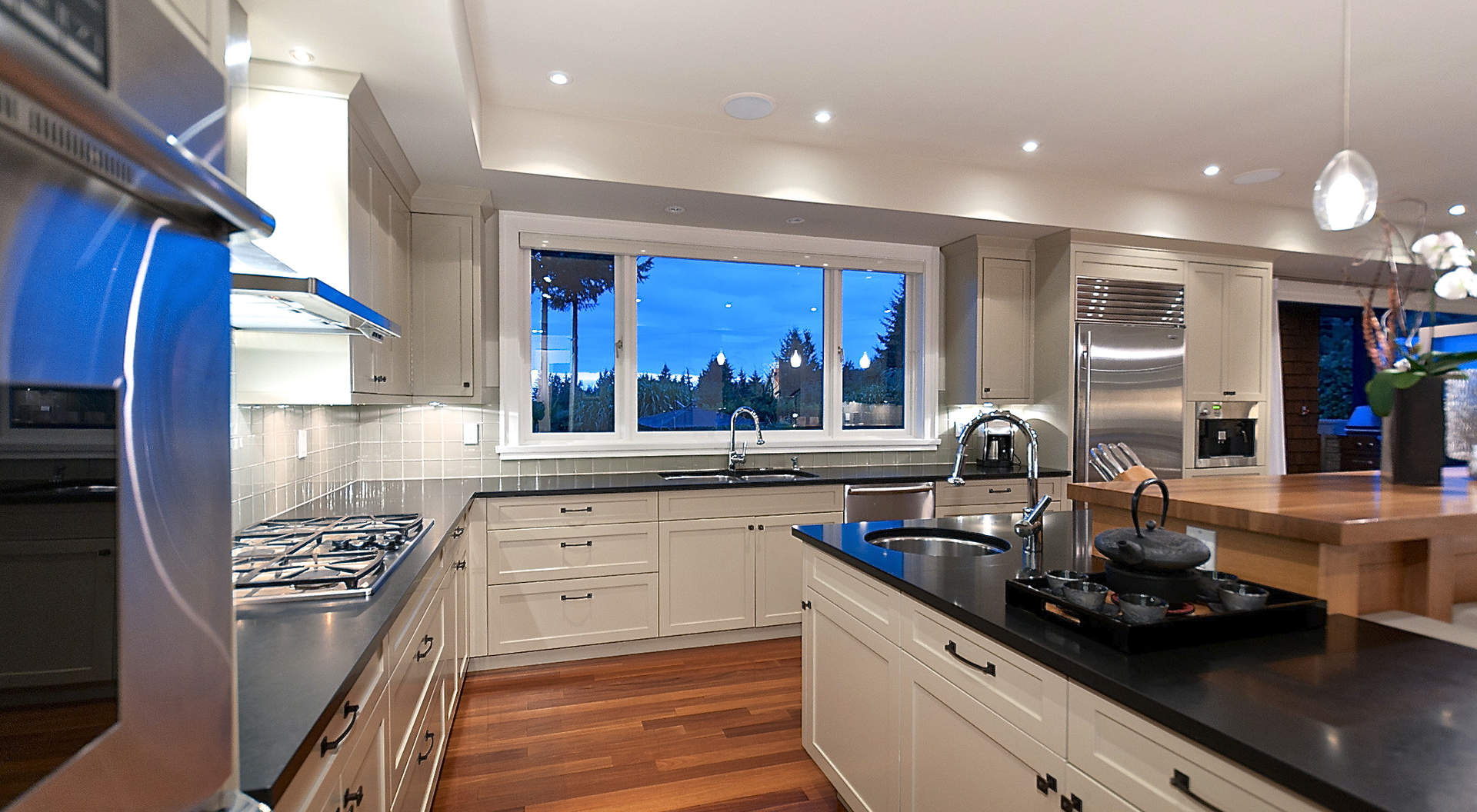 A Custom Kitchen with Top Appliances