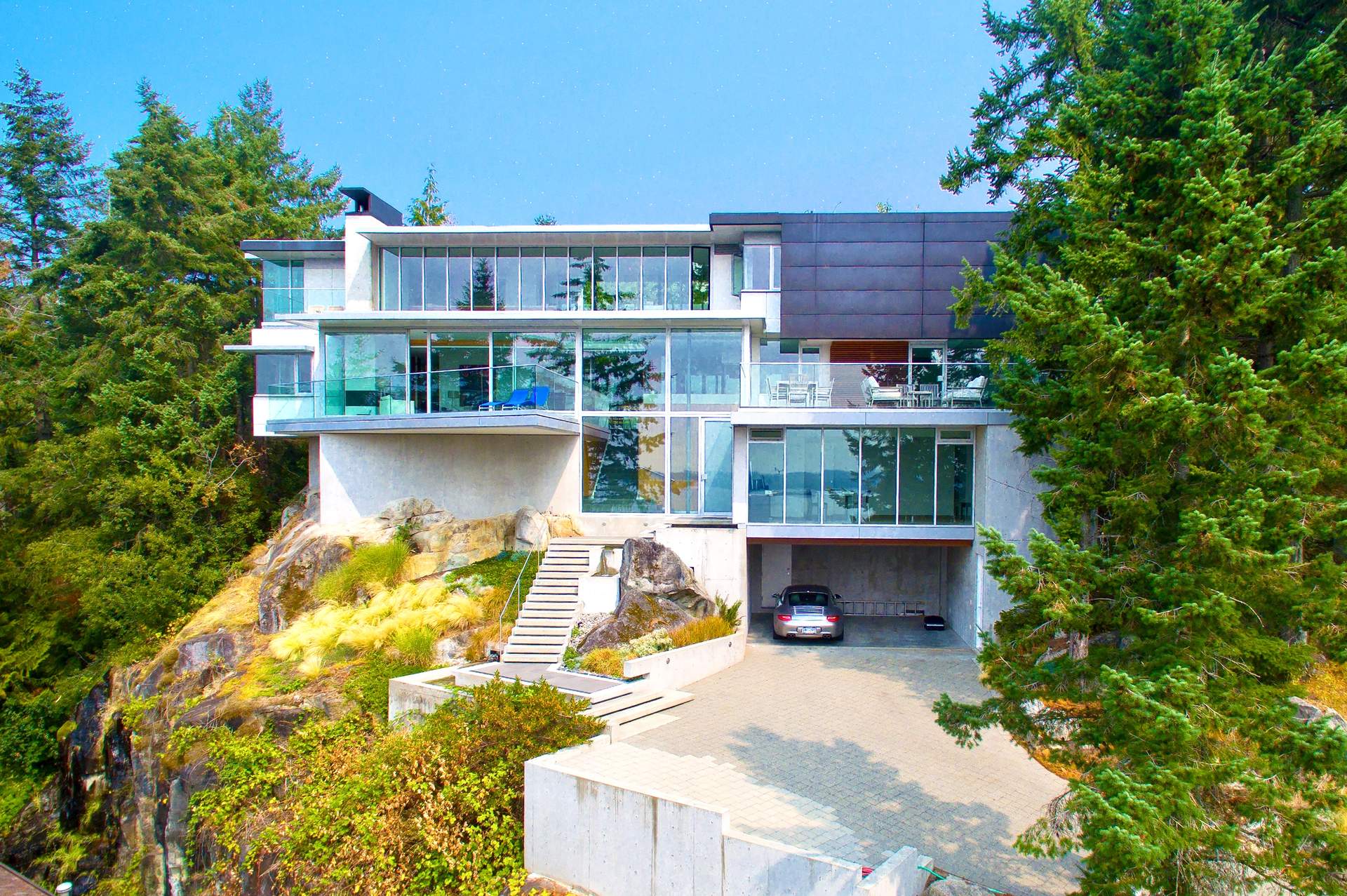 A Spectacular Contemporary in Rockridge with Gorgeous Oceanviews!