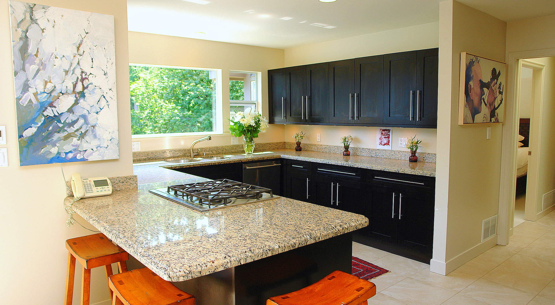 Kitchen with Breakfast Bar