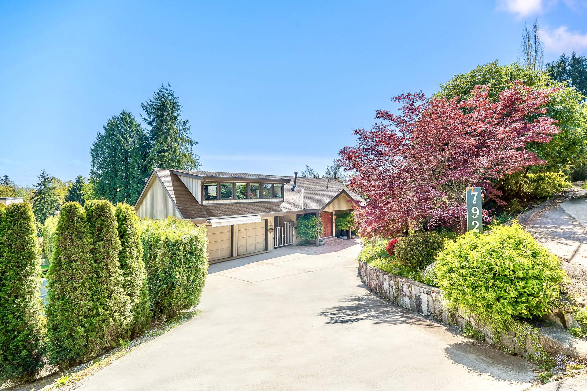 Spectacular Sentinel Hill Residence on 1/3 Acre