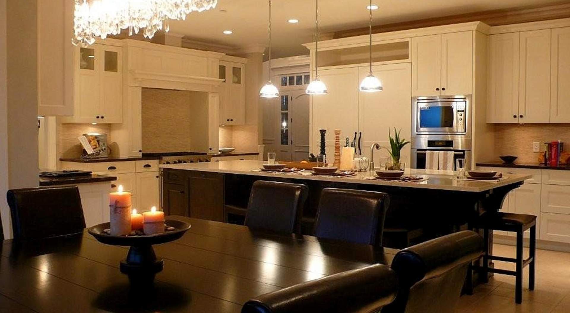 Dining & Kitchen Areas