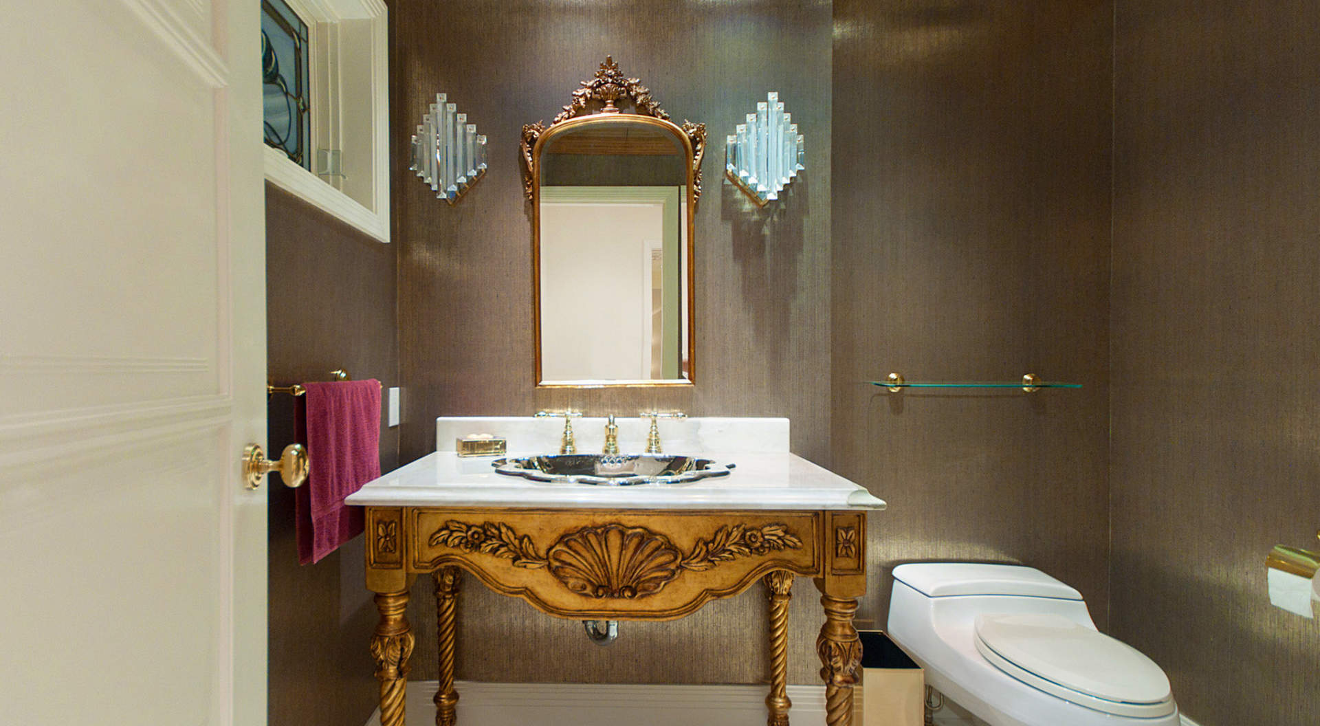 Elegante Powder Room