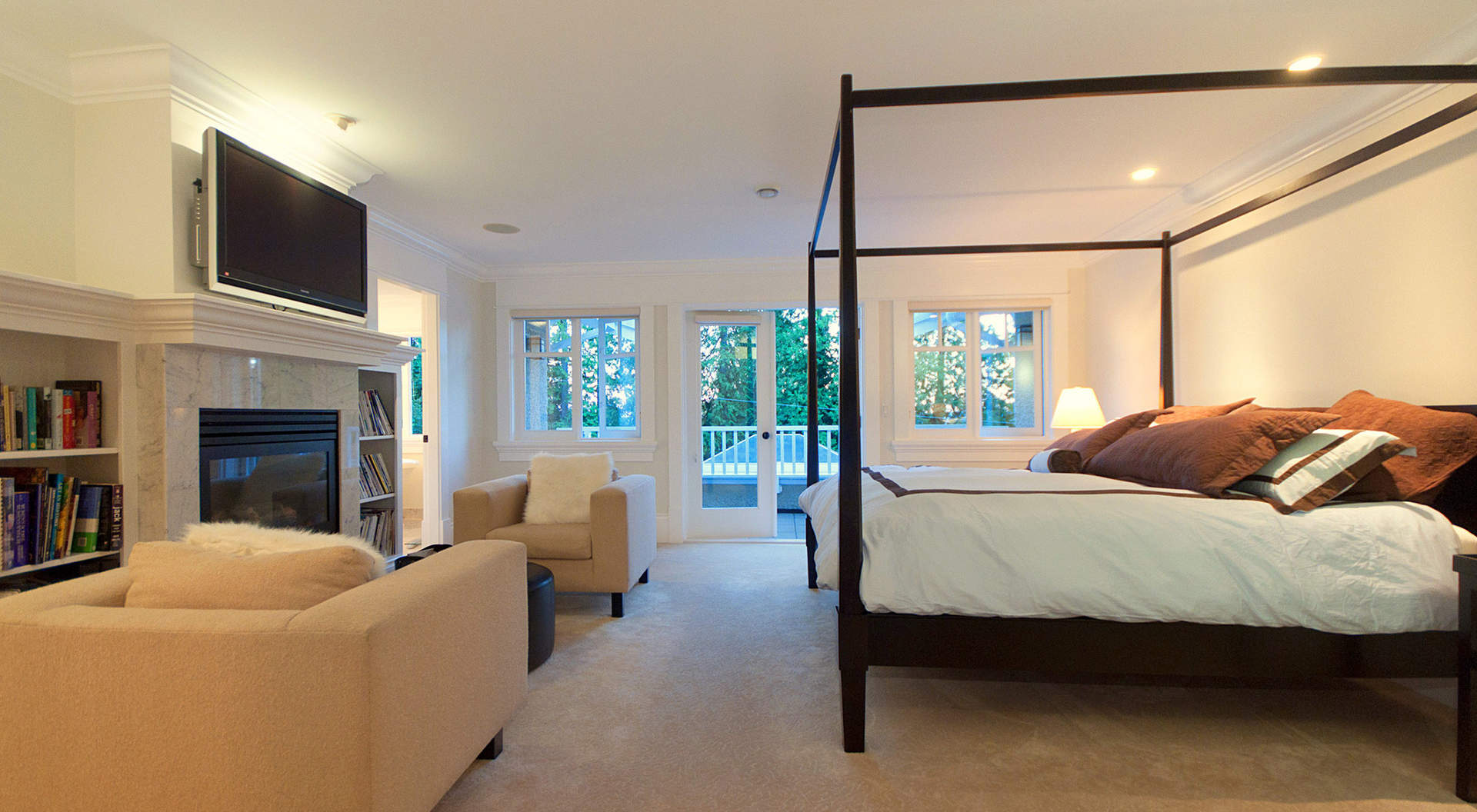 Master Bedroom Sitting Area