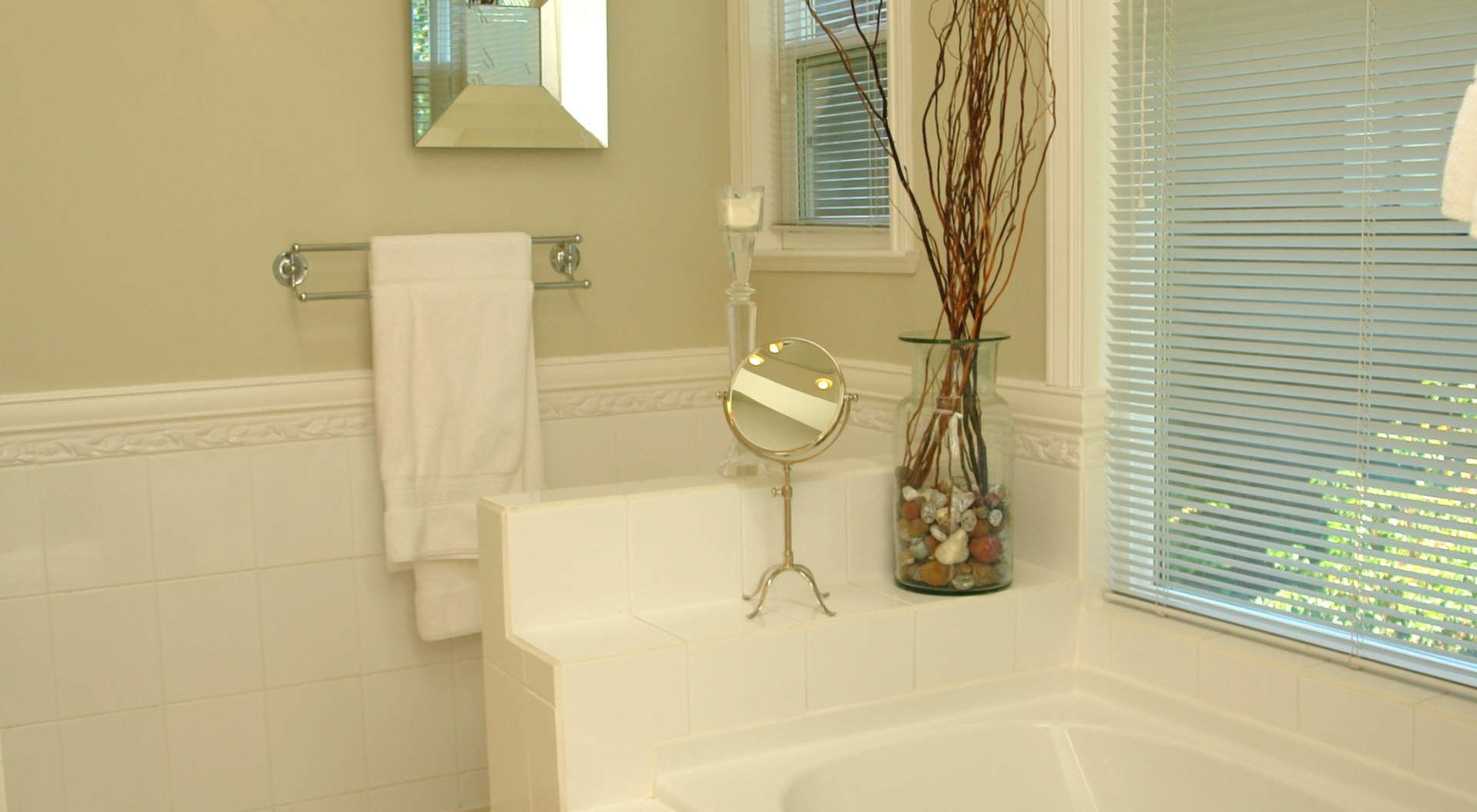 2156 Bowser Avenue West Vancouver Homes and Real Estate BC, Canada