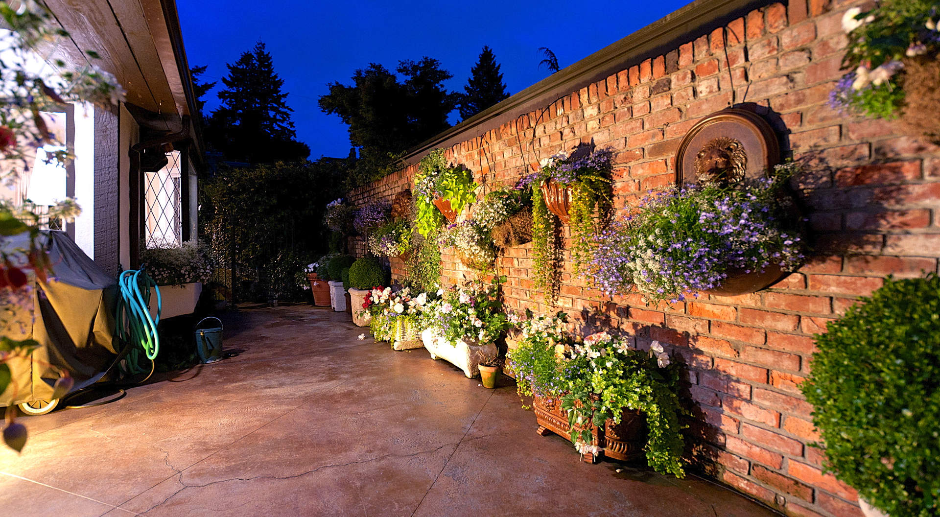 Sensational Gardens & Intimate Patios