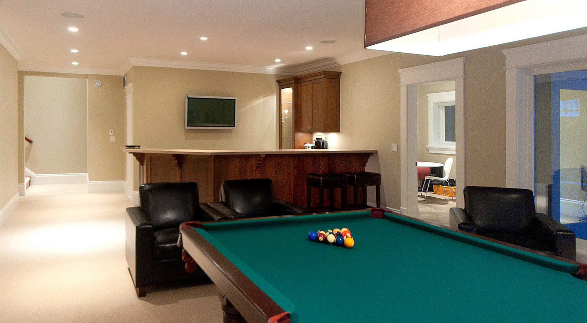 Games Room with Wet Bar