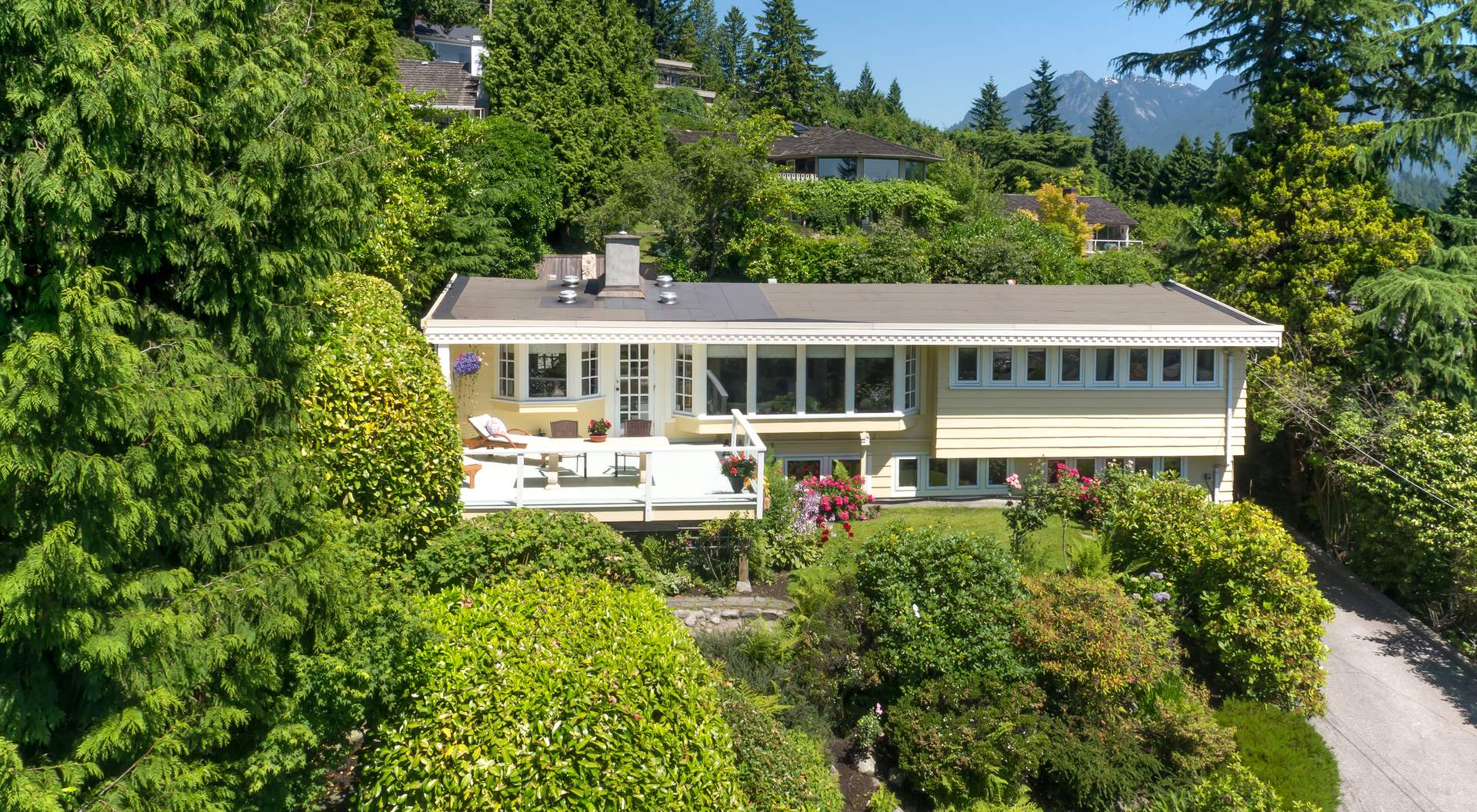 825 8th Street West Vancouver Homes and Real Estate BC, Canada