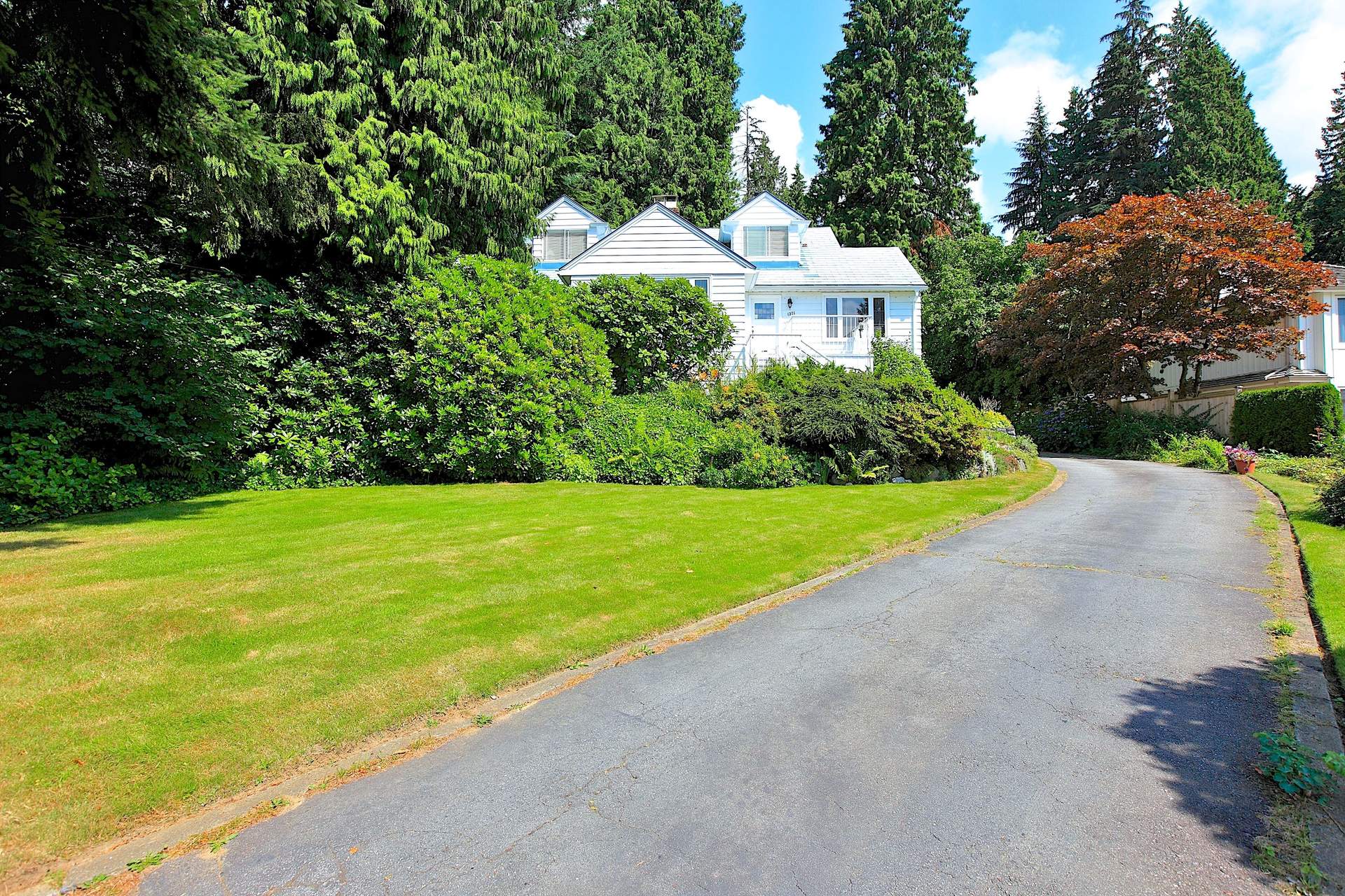 Sensational .54 Acre Estate in Central Ambleside!