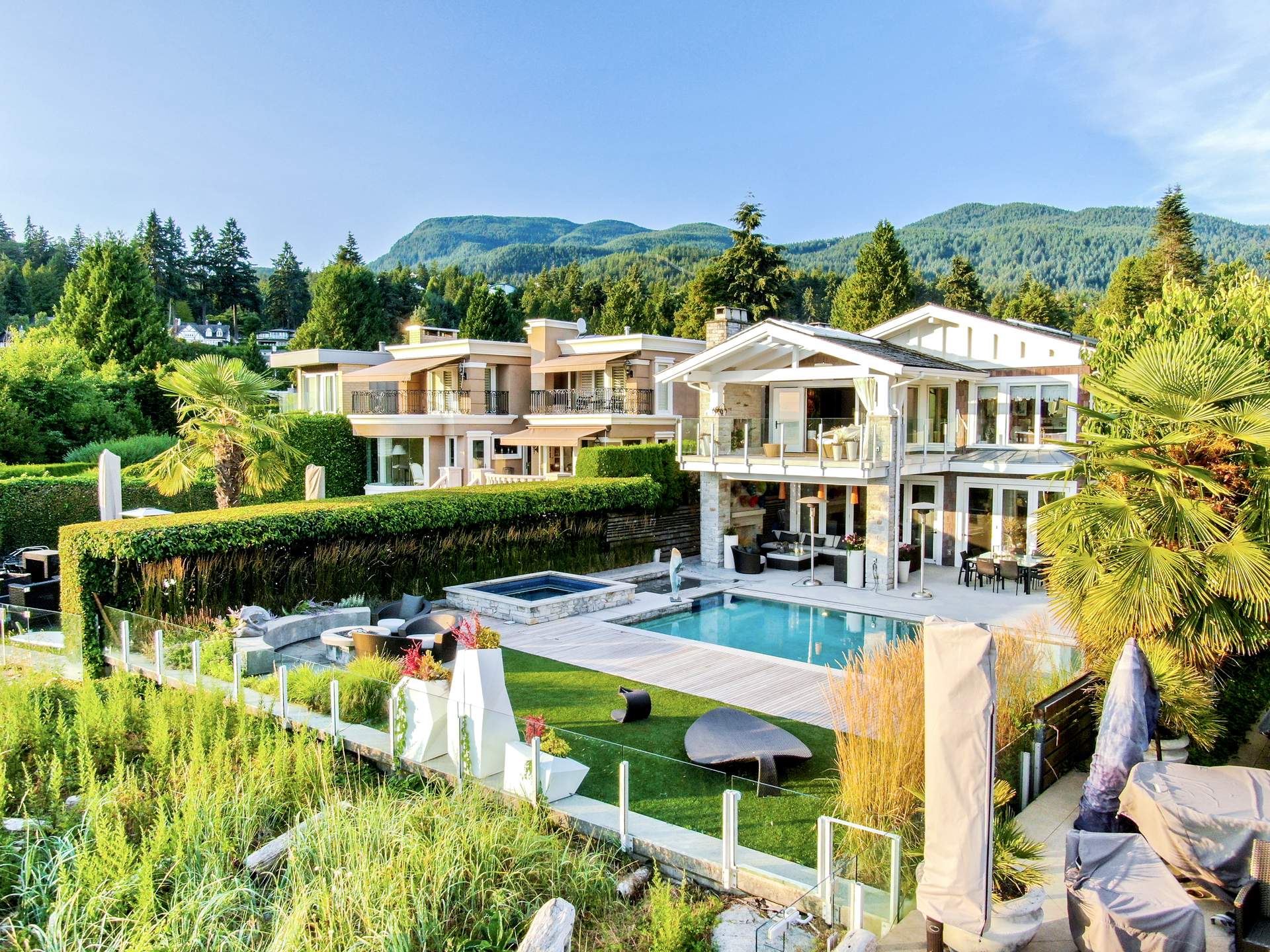 World Class Waterfront Residence on Stearman Beach!