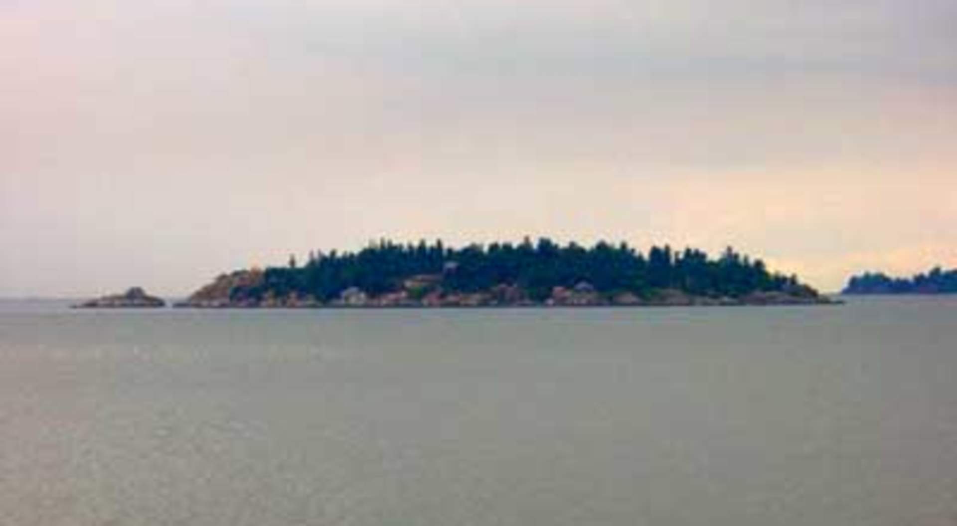 5826 Eagle Island West Vancouver Homes and Real Estate BC, Canada