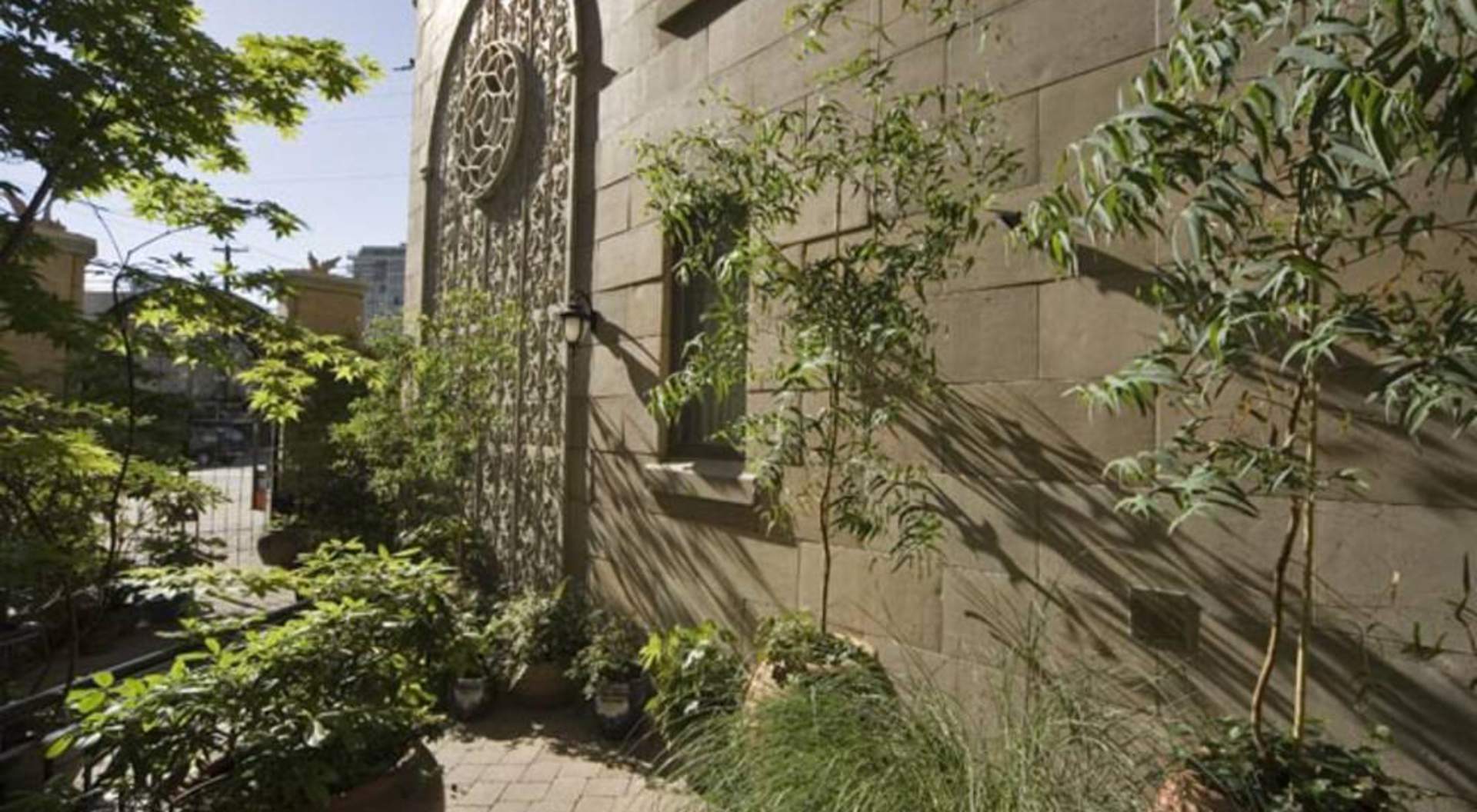 Spectacular Courtyard Entry