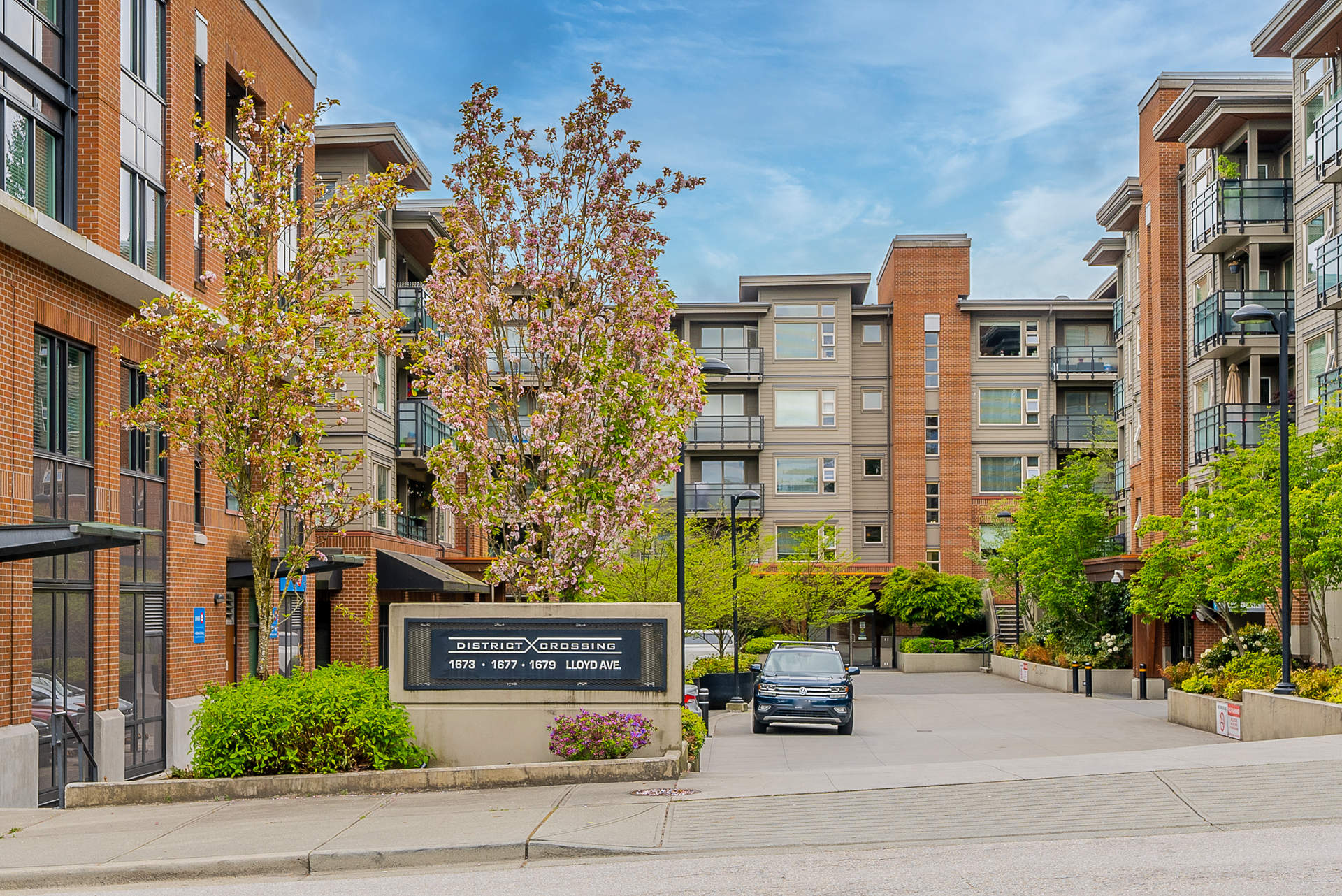 Beautifully Remodelled West Facing Corner Unit in Pemberton Heights