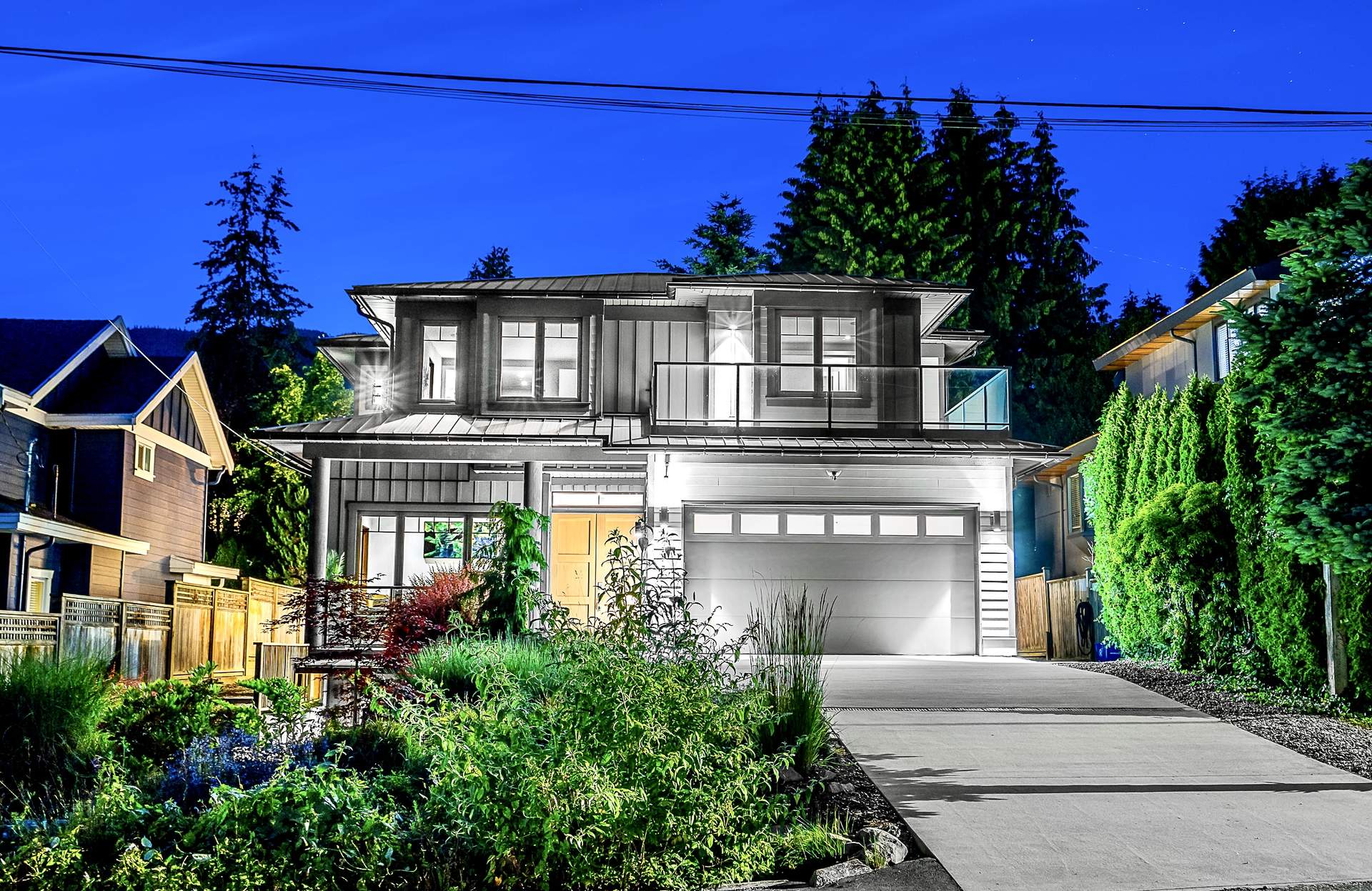 Spectacular Contemporary Family Residence in Prestigious Dundarave!