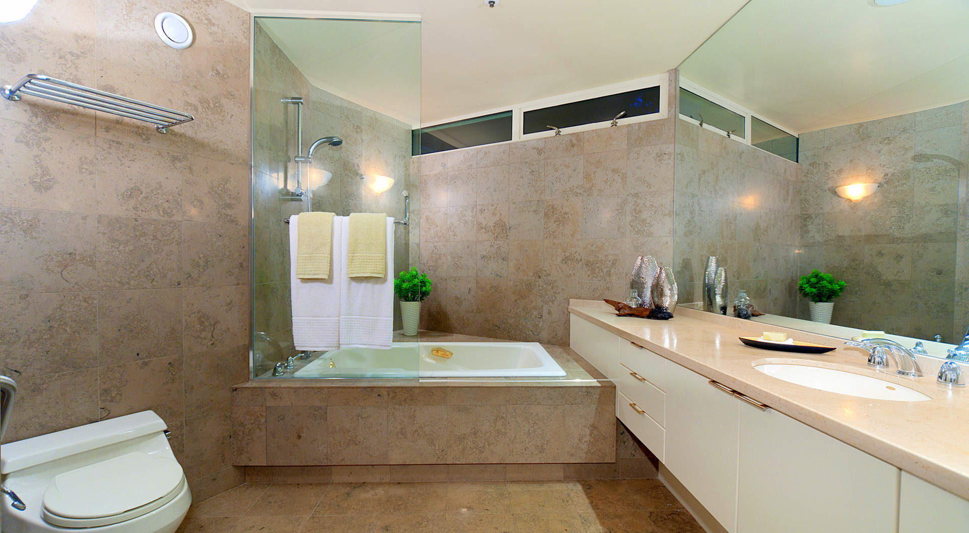 Master Ensuite