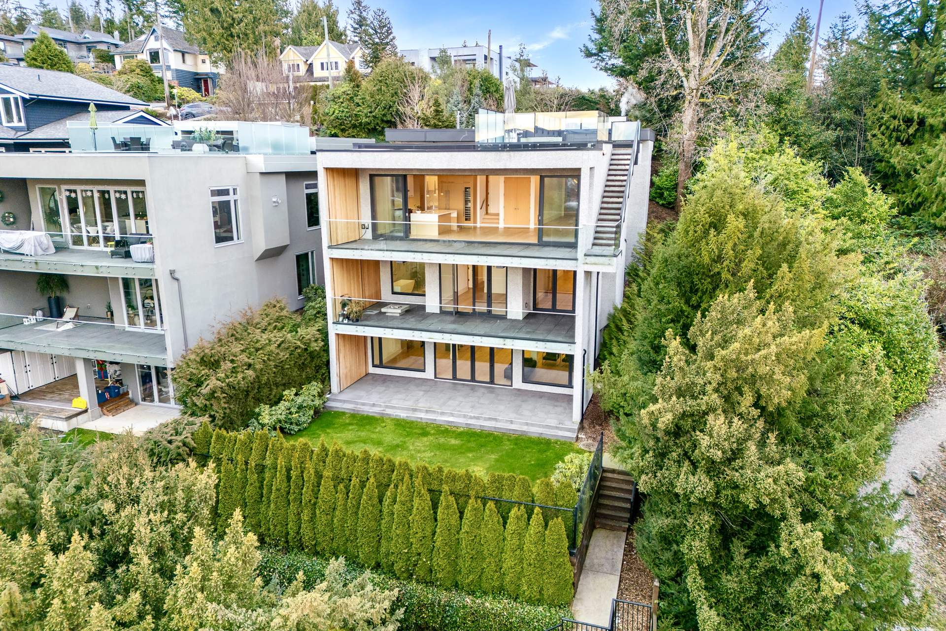 Sentinel Hill Contemporary Architectural Triumph