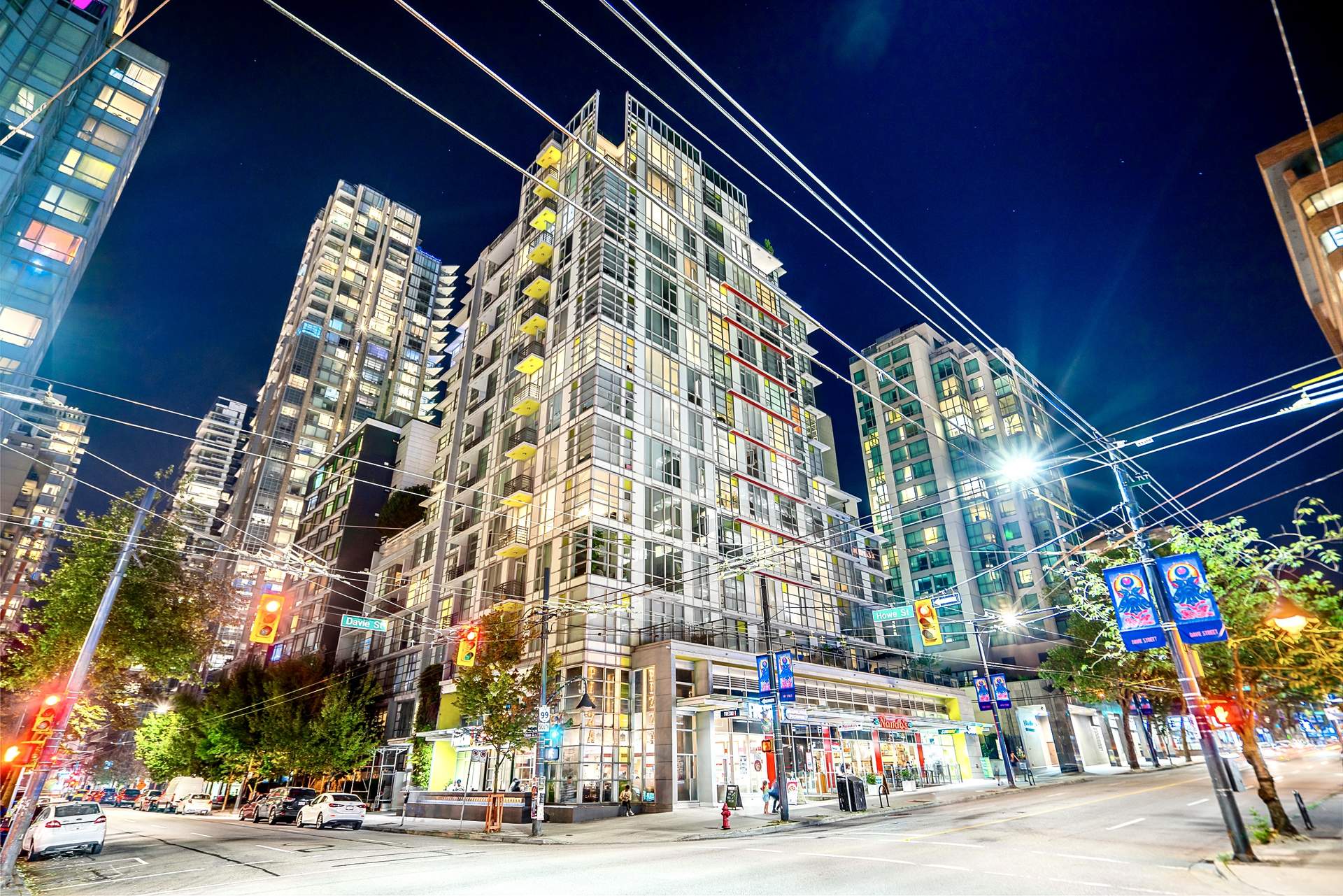 Spectacular Sub-Penthouse at the Exclusive ALTO Residences!
