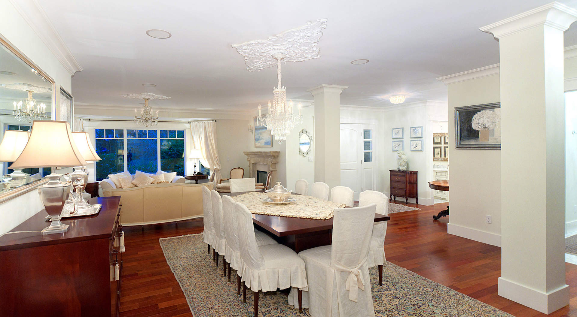 Gorgeous Dining Area