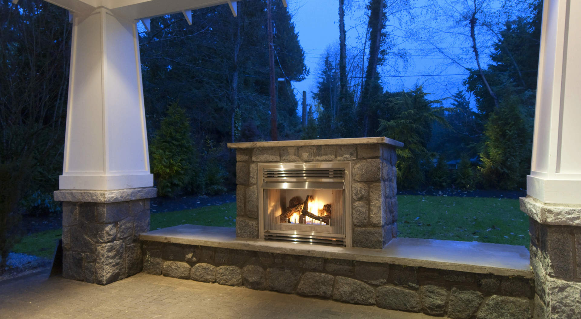 Outdoor Fireplace and Covered Area