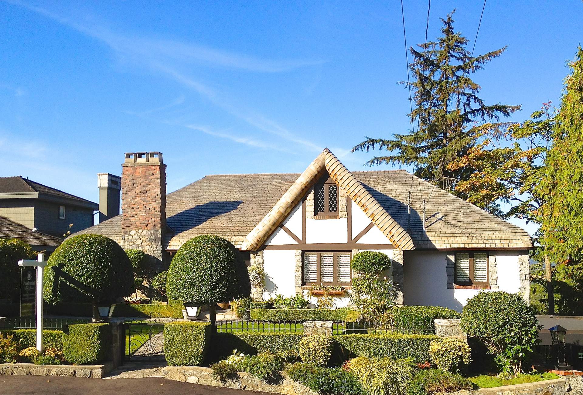 Estilo de West Vancouver "Cotswold" con impresionantes vistas al mar!