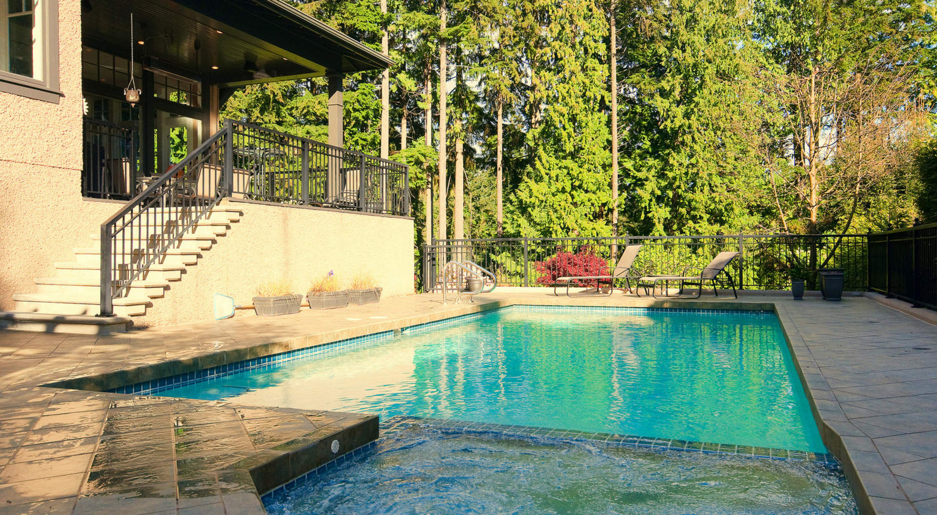 Bubbling Hot Tub