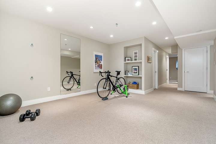 5540 Greenleaf Road - West Vancouver Homes and Real Estate - BC