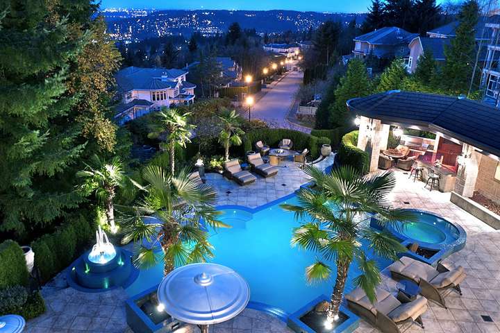 nh 2966 Sunridge Court - West Vancouver Homes and Real Estate