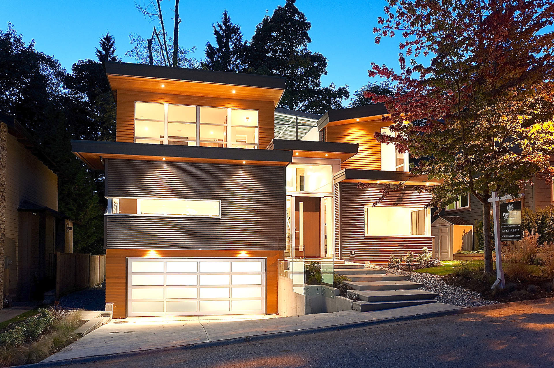 Gorgeous New Contemporary Residence in Ambleside!