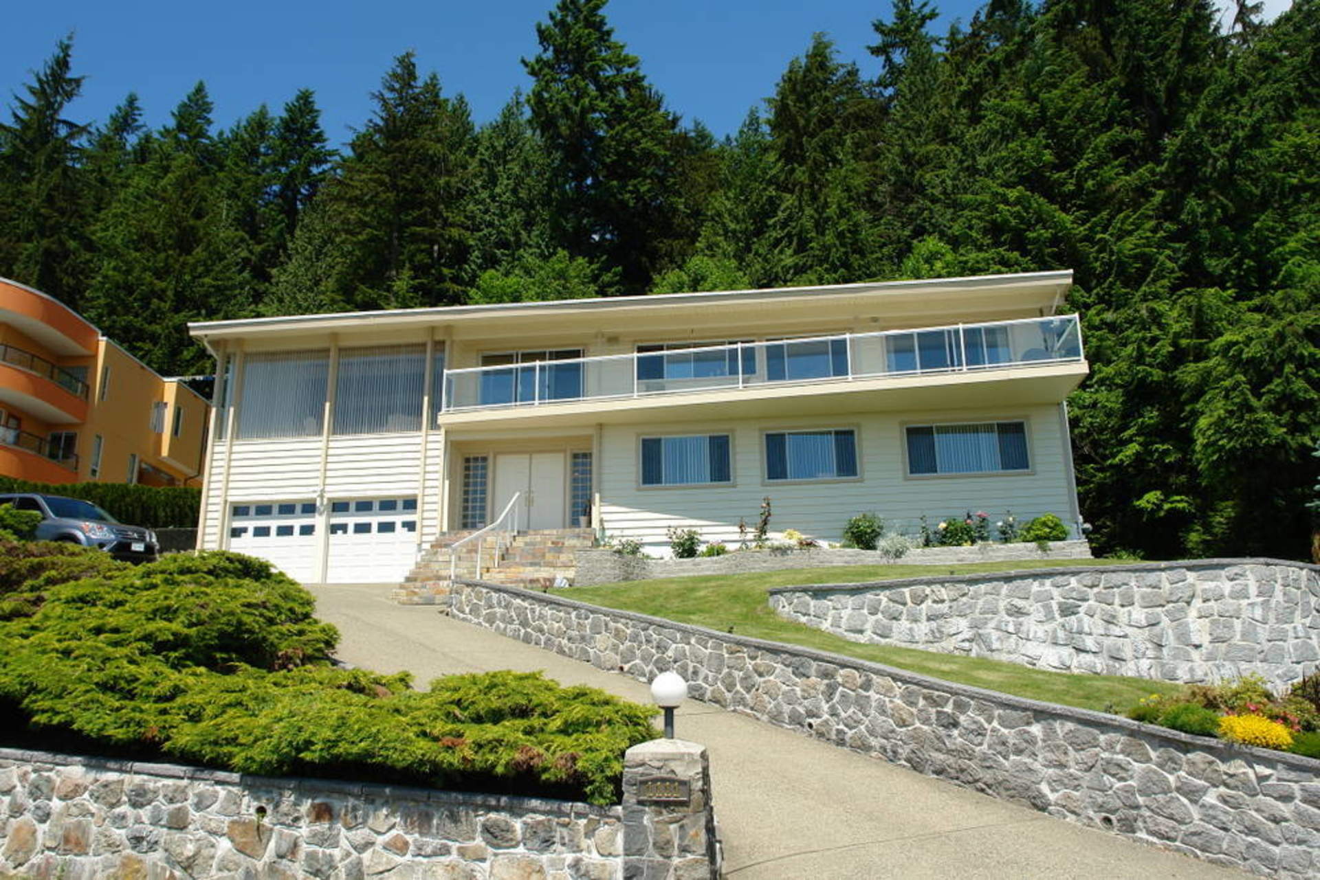 1111 Millstream Road West Vancouver Homes and Real Estate BC, Canada