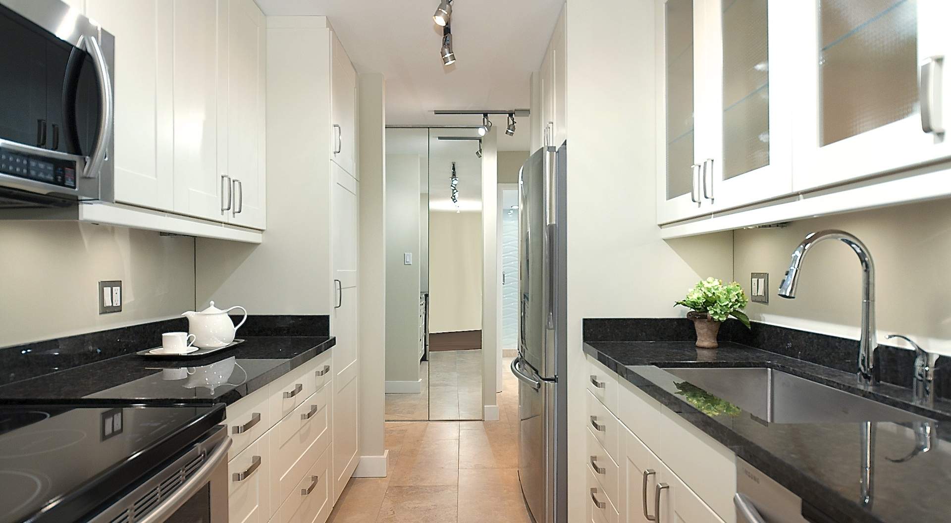 Gorgeous New Kitchen with Sensational Appliances