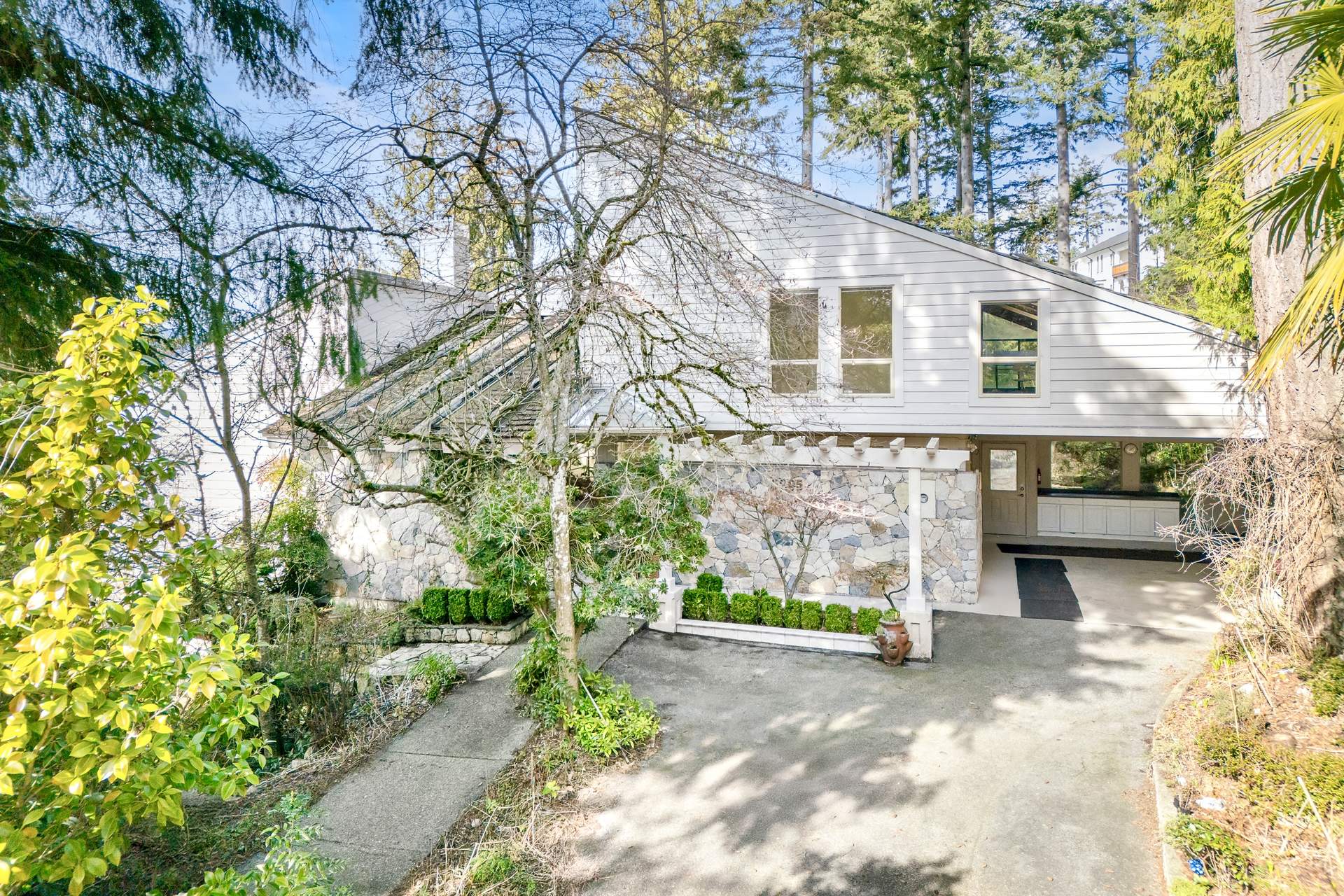 Spectacular Waterfront Residence in Lower Caulfeild