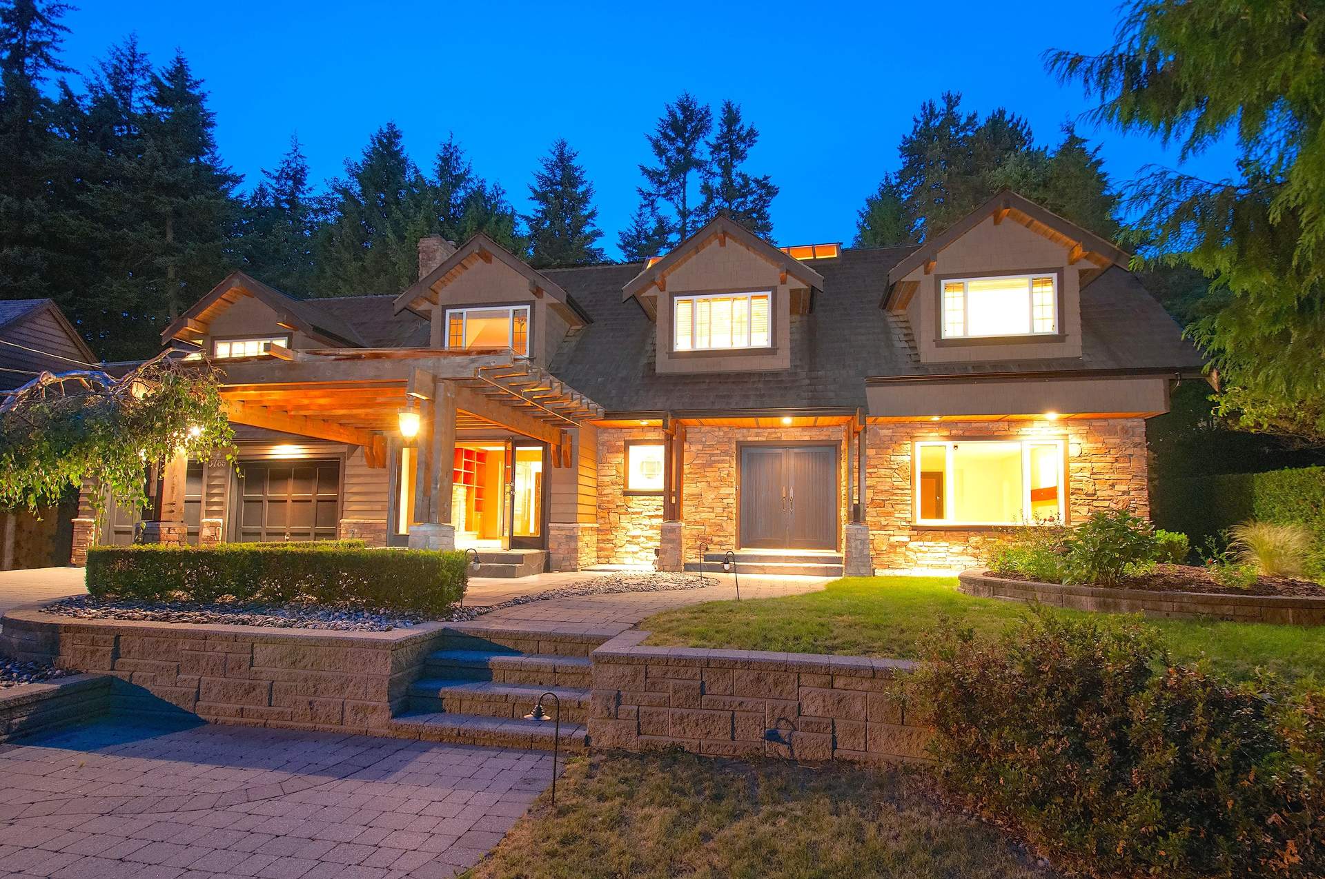 Gorgeous Remodeled Bayridge Residence!