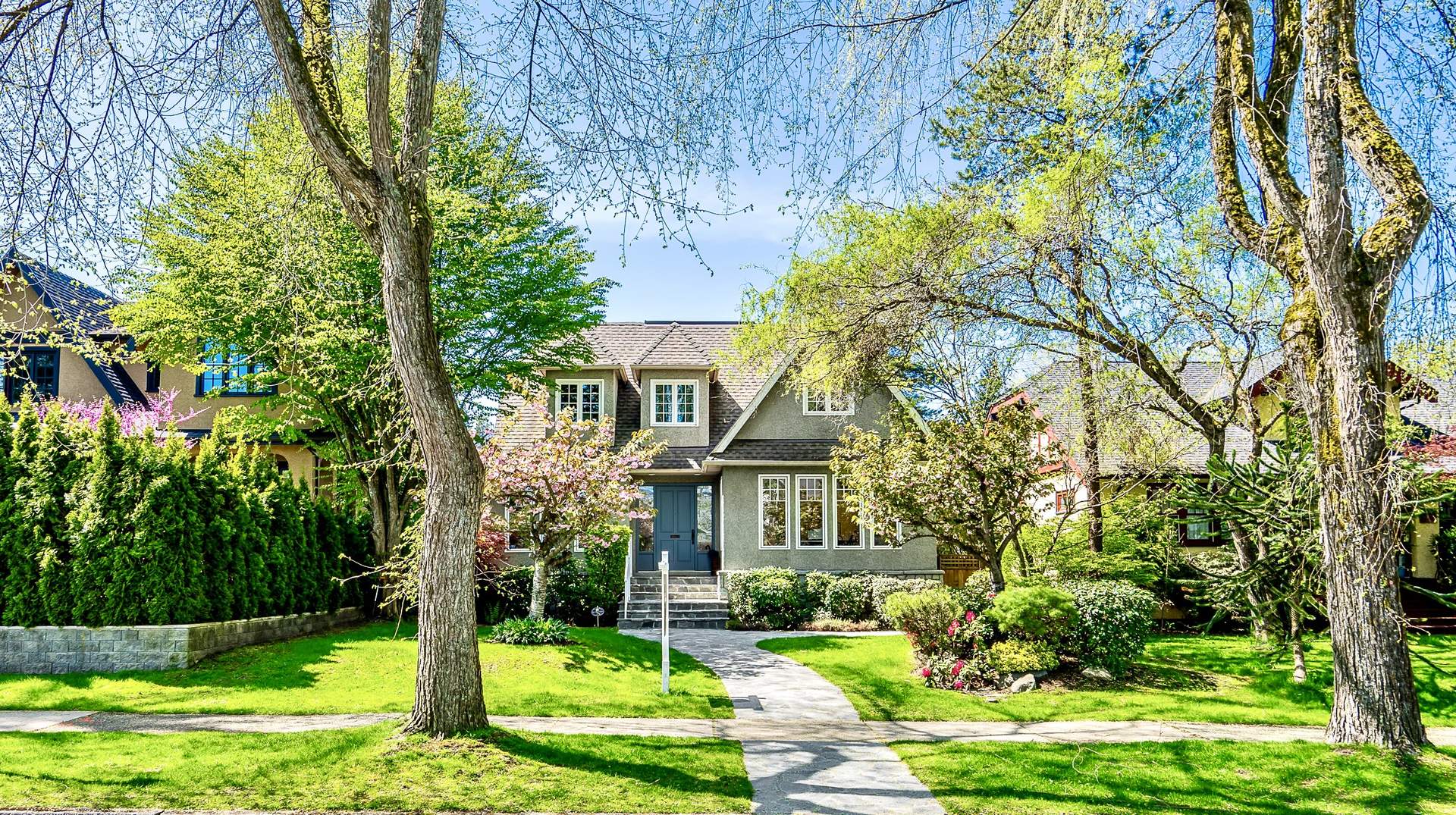  A Gorgeous Shaughnessy Family Residence!