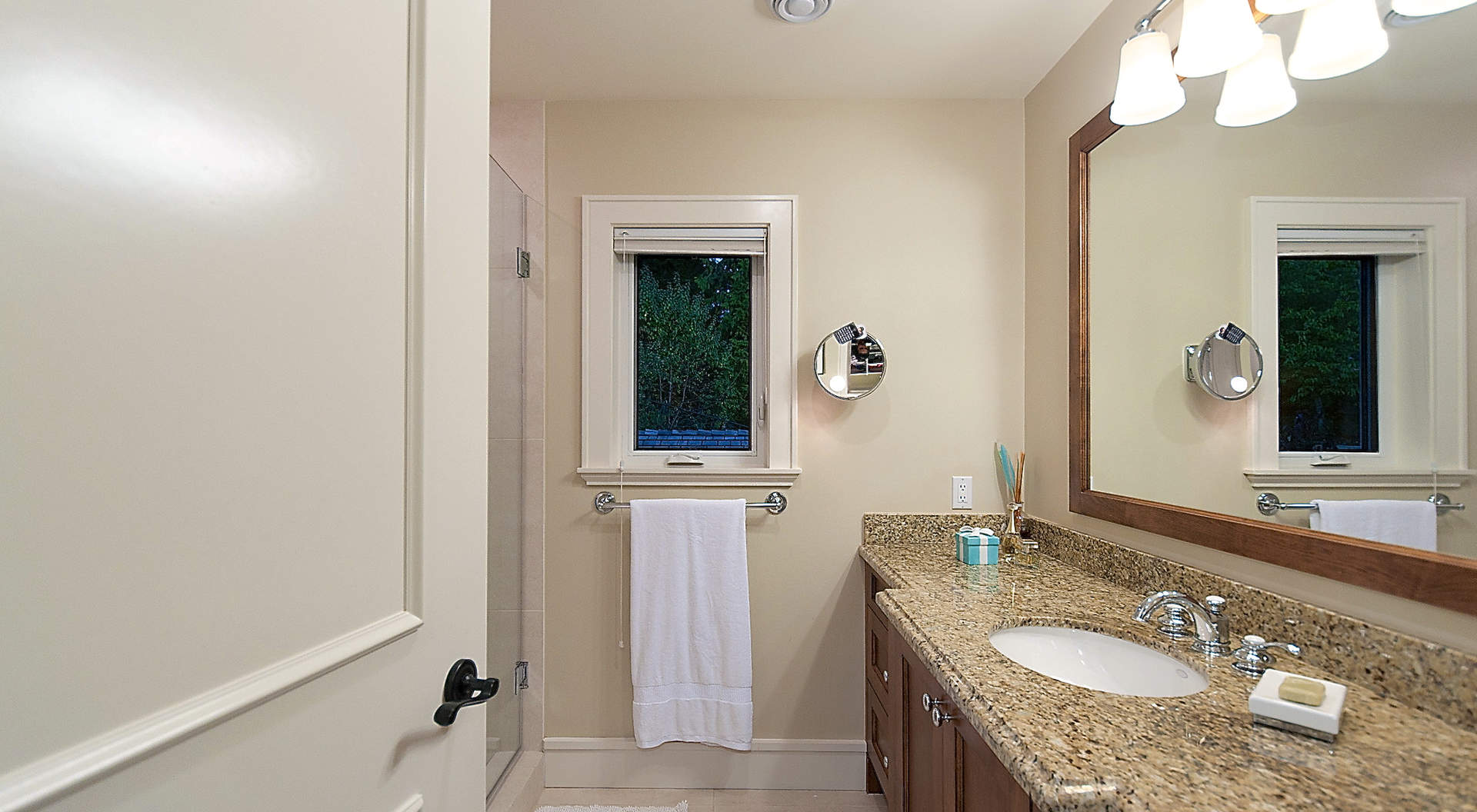 Guest Bathroom #1 - Ensuite