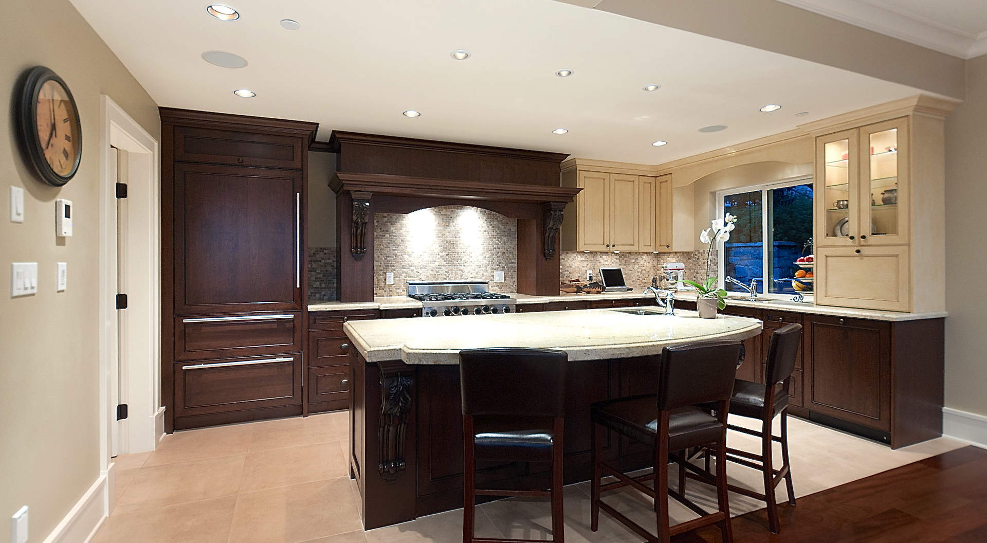 Breakfast Bar & Custom Cabinets