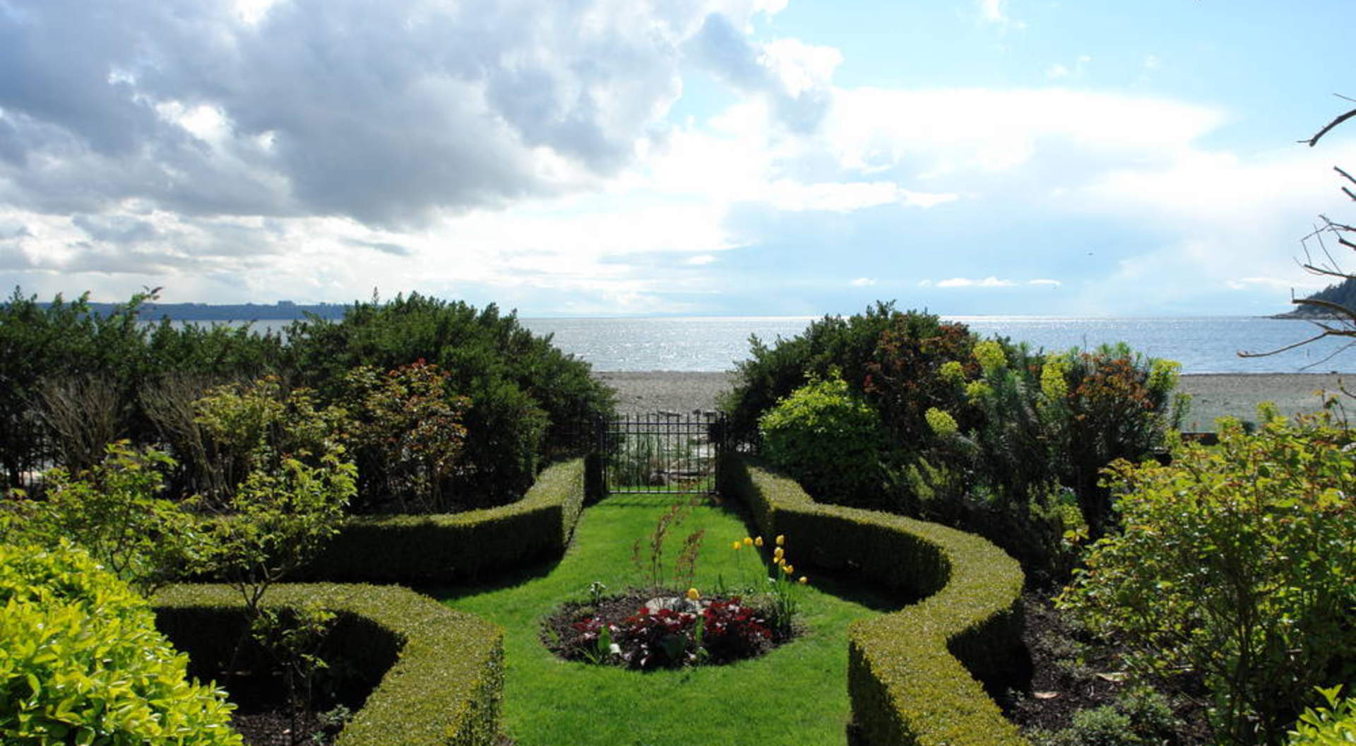 Fabulous Manicured Gardens