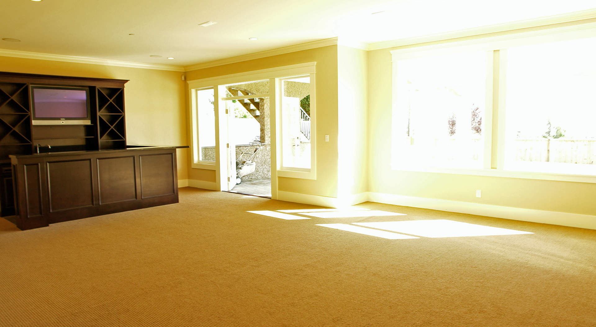 Games Room with Wet  Bar