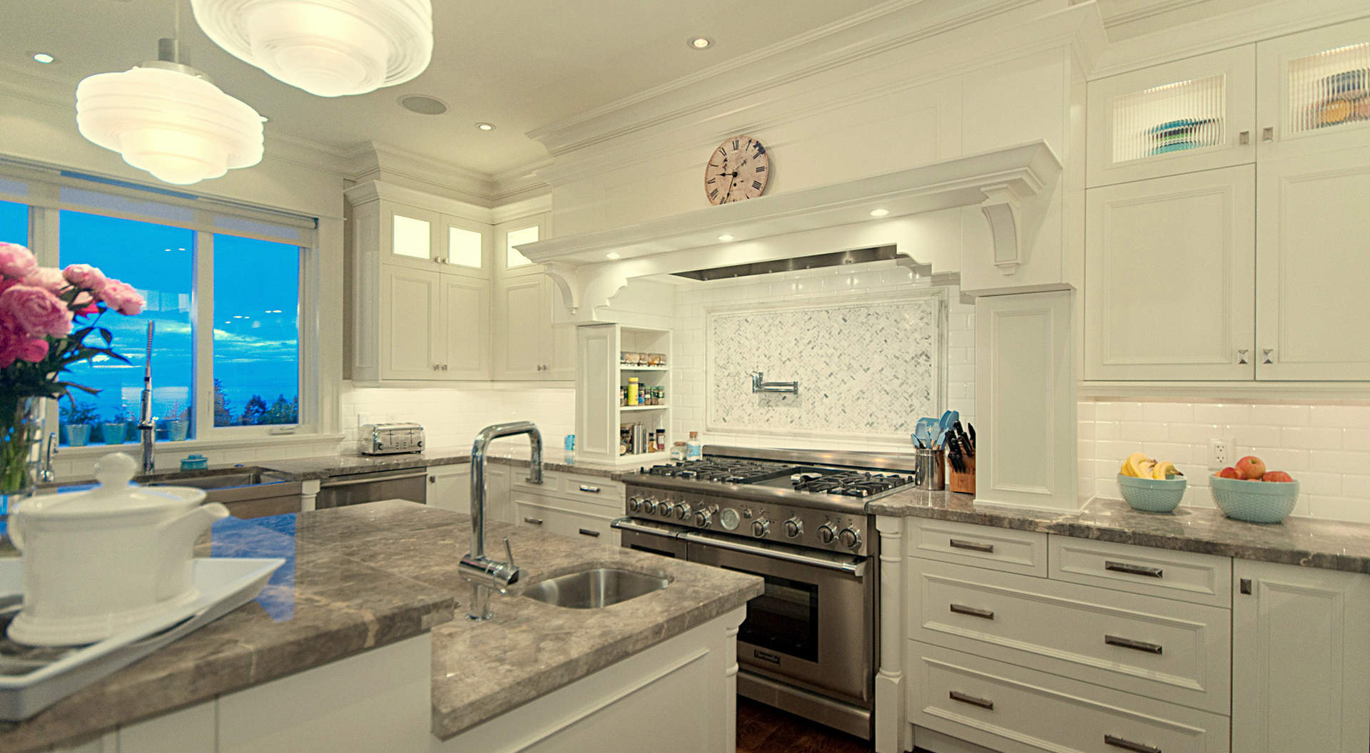 Gorgeous Chef's Kitchen